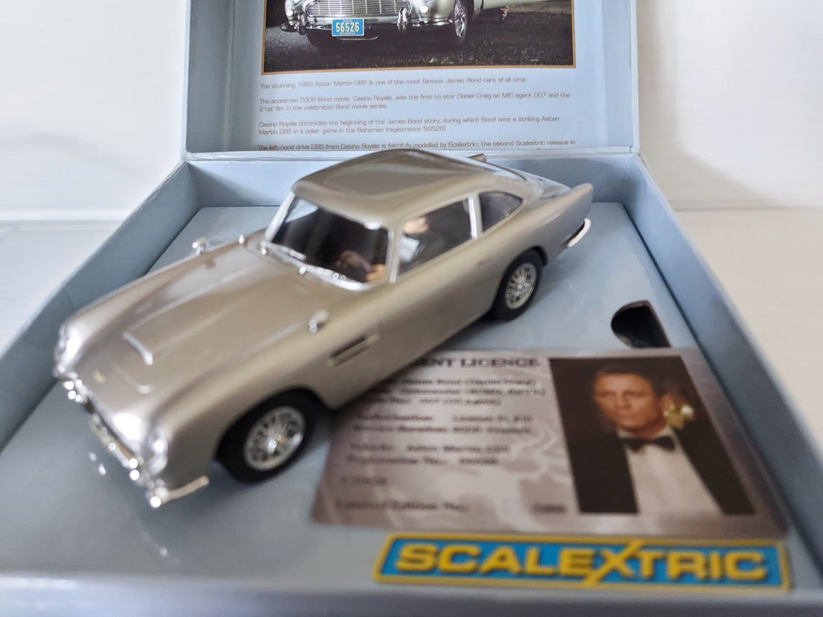 Scalextric C3162A – Aston Martin DB5 Casino Royale – Édition Limitée 5000 – NEUF